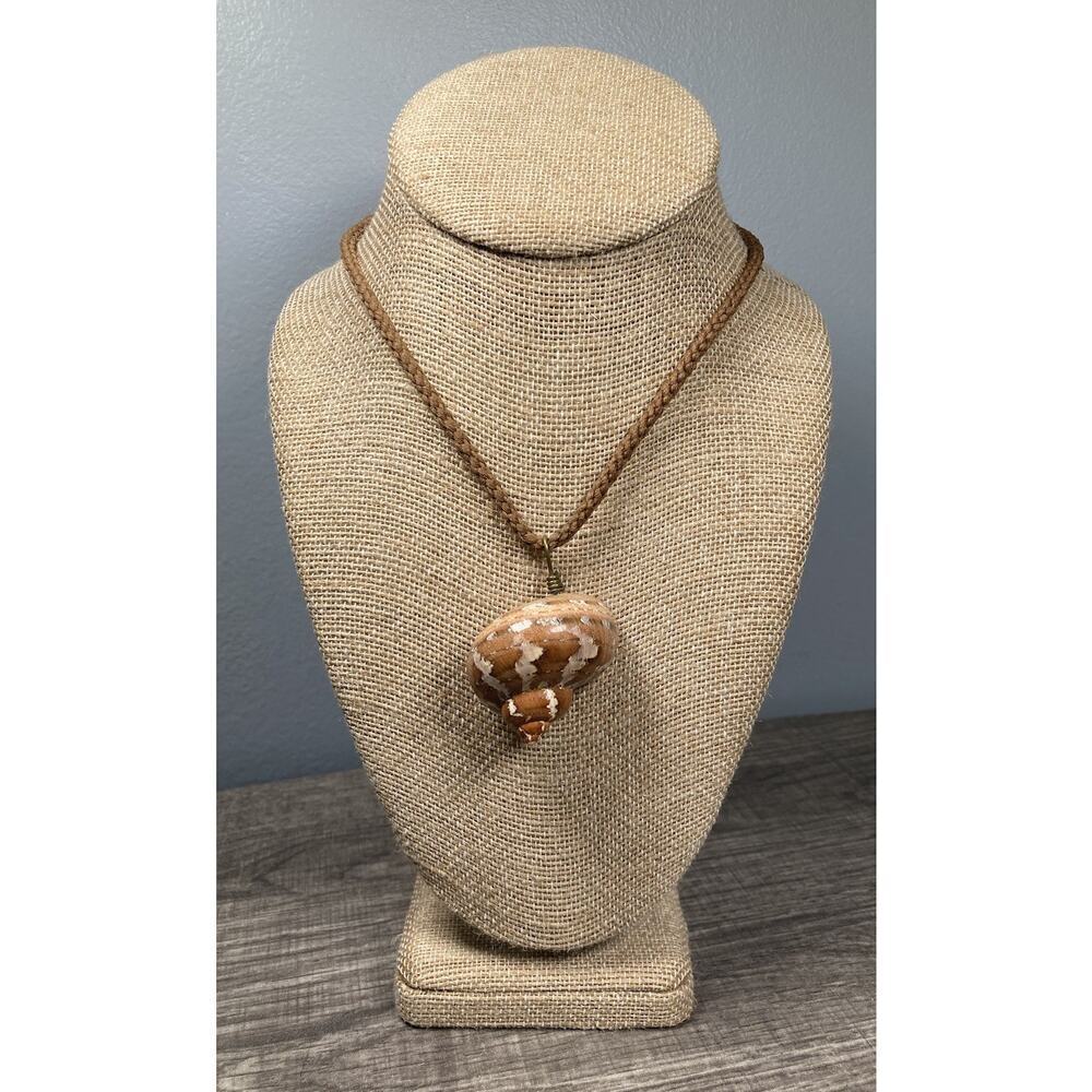 Artisan Real Sea Ocean Shell Rope Pendant Beach Necklace 15.5”
